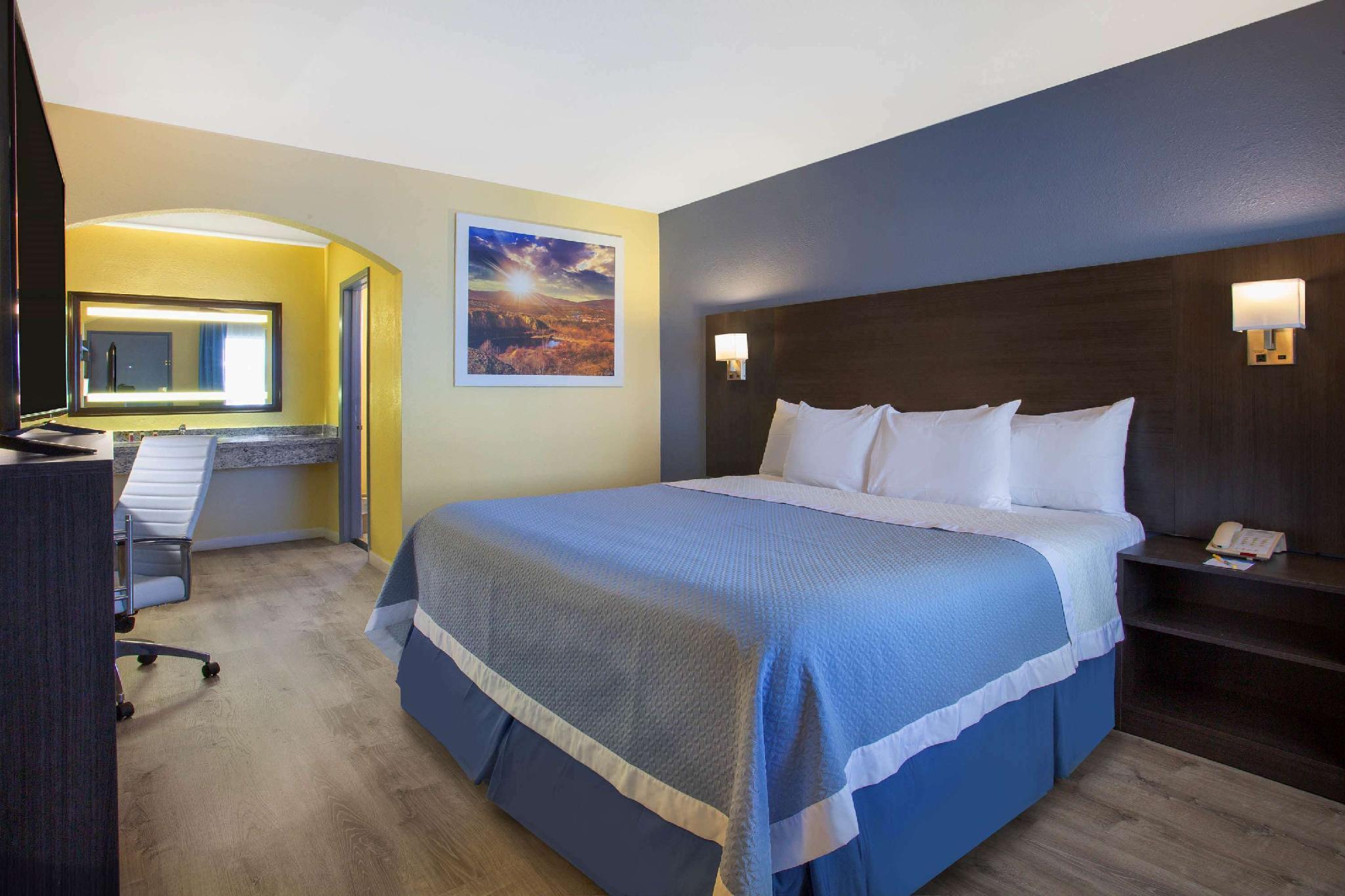 Days Inn By Wyndham Airport - Финикс Екстериор снимка
